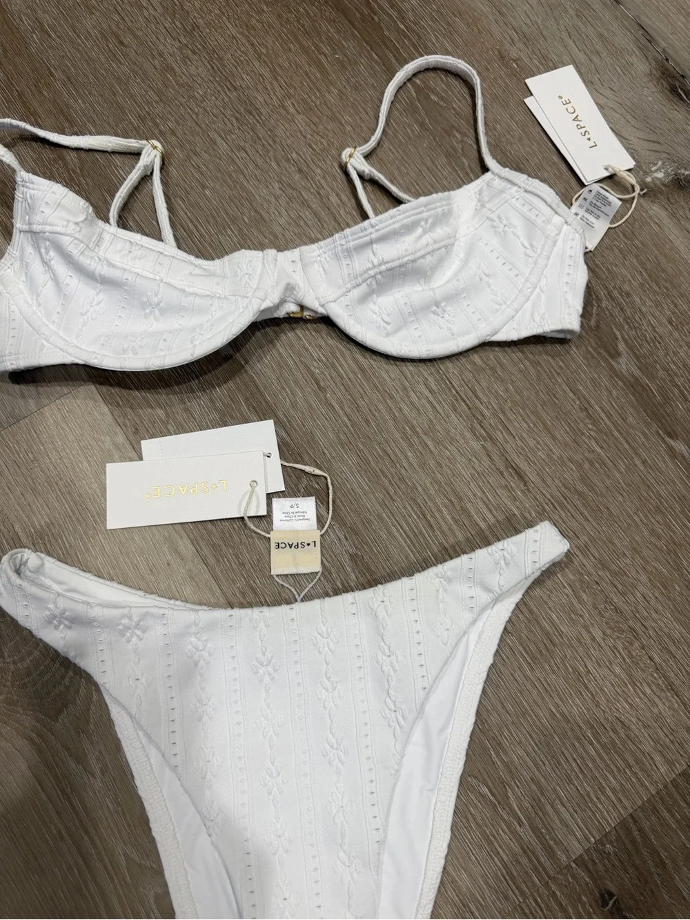 l*space White eyelet Underwire Bikini Set - missy top M & Leilani bottom S - NWT